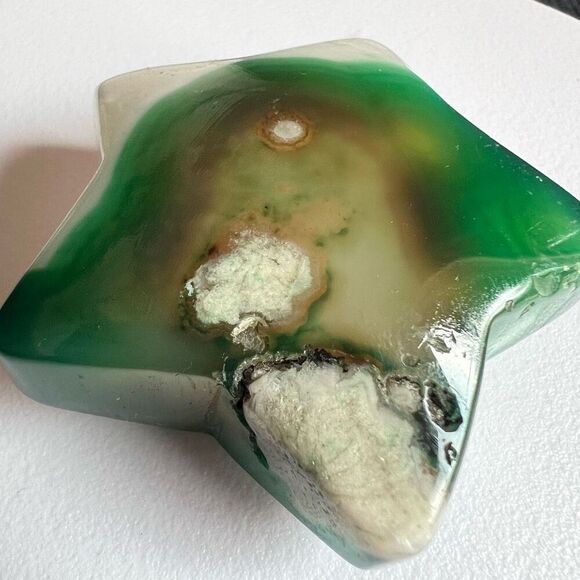 Green Flower Agate Star Carving (4) - Picture 4 of 9